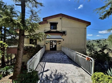 Foto Villa unifamiliare in Contrada Arcitelli, Cugnoli di 296 m² in vendita