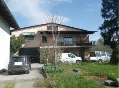 Foto Capannone industriale a Rivarolo Canavese di 627 m² con 10 locali