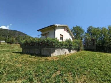 Foto Casa indipendente a Forno Canavese Centro di 88 m² con 3 locali