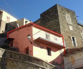 Foto Appartamento a Farindola di 75 m² con 4 locali in vendita