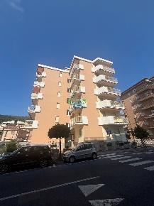 Foto Locale commerciale in Via Cavour 27, Andora Marina Di Andora di 150 m²