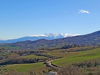 Foto Casa indipendente a Farindola di 105 m² in vendita