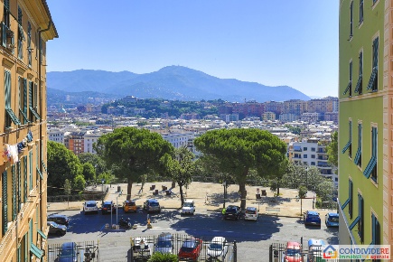 Foto Appartamento in Via delle Cappuccine, Genova Carignano di 130 m²
