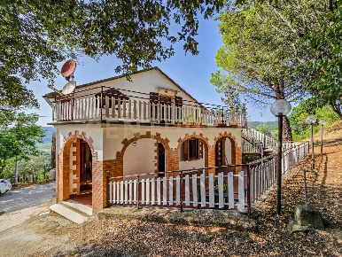 Foto Casale in Località Granchiaia snc, Massa Marittima di 365 m²