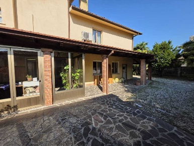 Foto Villa unifamiliare in Via Codroipo 40, Rivignano Teor Rivignano