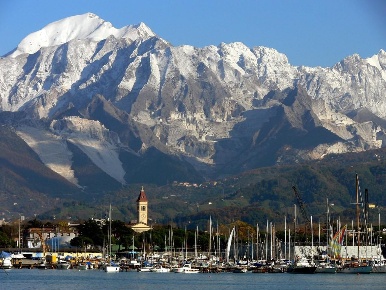 Foto Attico a Carrara Marina di Carrara di 60 m² con 2 locali in affitto