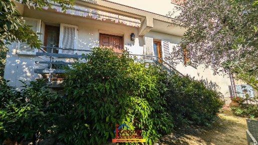 Foto Appartamento a Cerreto Guidi Centro di 90 m² con 4 locali in vendita