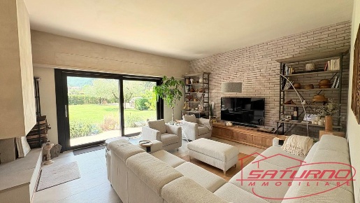 Foto Villa unifamiliare a Capannori Verciano - Guamo di 180 m² con 5 locali