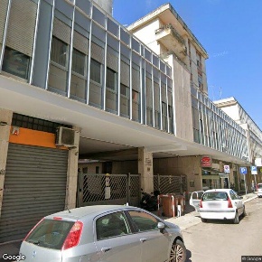 Foto Box a Lecce Stazione di 60 m² con 1 locali in vendita