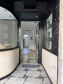 Foto Negozio in Mestrina, Venezia Mestre di 30 m² con 2 locali in affitto