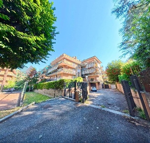 Foto Appartamento in Via Suvereto 247, Roma Nuovo Salario di 157 m²