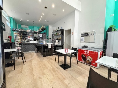 Foto Bar in Gramsci, Grugliasco Centro di 58 m² in vendita