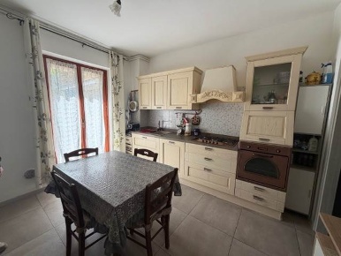 Foto Appartamento a Mortara Centro di 100 m² con 3 locali in vendita