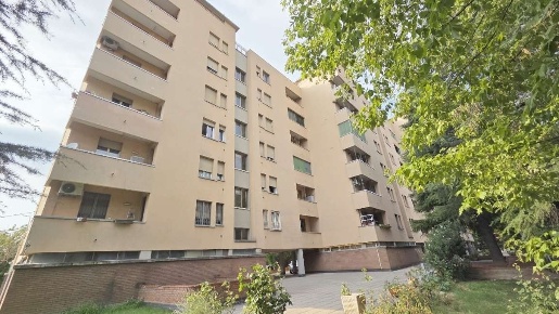 Foto Appartamento a Bologna di 100 m² con 4 locali in vendita