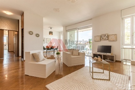 Foto Appartamento a Ravenna di 187 m² con 8 locali in vendita