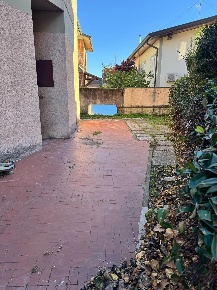 Foto Villa unifamiliare a Viareggio di 130 m² con 7 locali in vendita