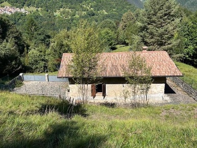 Foto Chalet in loc. Molino di Bollone, Valvestino di 130 m² con 5 locali