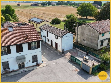 Foto Villa a schiera in Via Borgo Masotti 8/1, Argenta di 67 m² in vendita