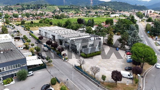 Foto Locale commerciale in via Don Luigi Sturzo 19, Cenate Sotto di 600 m²