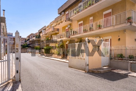 Foto Appartamento in Via Buzzanca 32, Palermo Cruillas di 135 m² in vendita