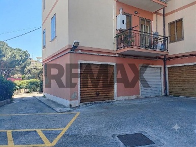 Foto Posti auto in Via Diodoro Siculo 1, Siracusa Tica - Zecchino di 63 m²