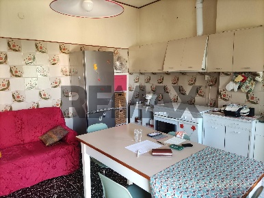 Foto Appartamento in via Crispi  n°19 18, Savona di 74 m² con 4 locali