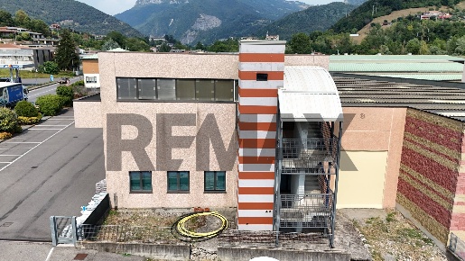 Foto Ufficio in via Nazionale snc, Luzzana di 361 m² con 1 locali
