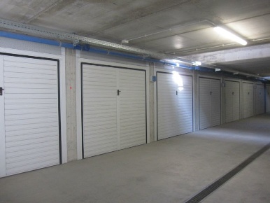 Foto Posti auto in Via Marconi, Vinovo Centro di 17 m² con 1 locali