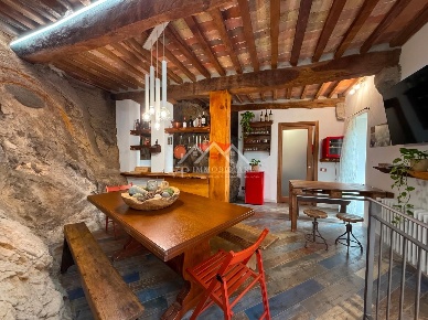 Foto Seminterrato a Castelnuovo di Val di Cecina Centro di 30 m² in vendita