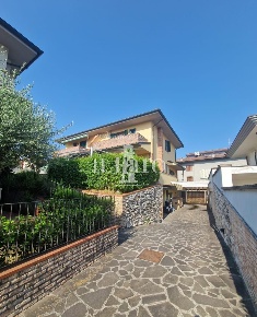 Foto Villa a schiera a Campi Bisenzio San Giusto, San Cresci di 195 m²