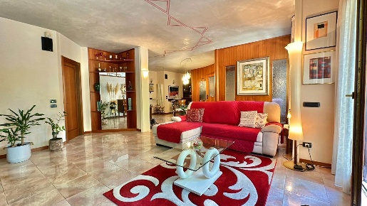 Foto Case semi ndipendenti a Venezia Lido di Venezia di 120 m² con 8 locali