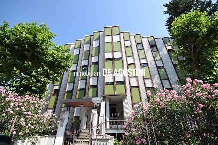 Foto Appartamento in XXIV Maggio 3, Arona Centro di 111 m² con 3 locali