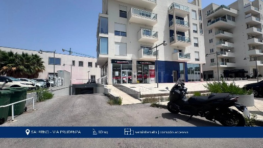 Foto Magazzino a Salerno Zona Industriale - San Leonardo di 50 m²