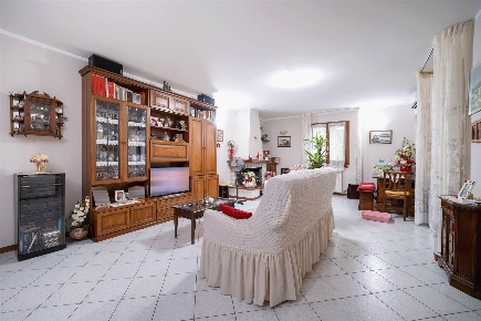 Foto Appartamento in Via Giulio Pastore, Prato Paperino di 126 m²