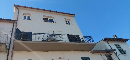 Foto Appartamento a Scansano di 130 m² con 6 locali in vendita