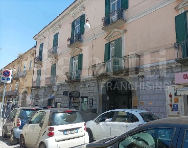 Foto Ufficio in Via Roma 229, Aversa di 160 m² con 5 locali in affitto