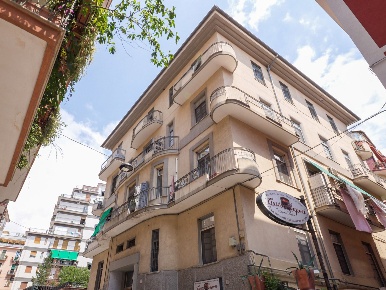 Foto Appartamento in Via Gaspare Mosca 10, Salerno Carmine di 160 m²