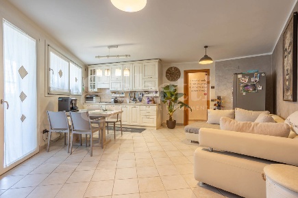 Foto Appartamento in Via Suzzolins 27/A, Cordovado di 95 m² con 3 locali