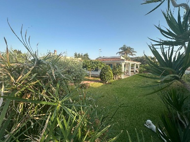 Foto Villa unifamiliare a Siracusa Arenella di 87 m² con 3 locali