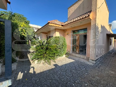 Foto Villa unifamiliare in Via Bianchi pittori 3, Lecce San Pio - Idria