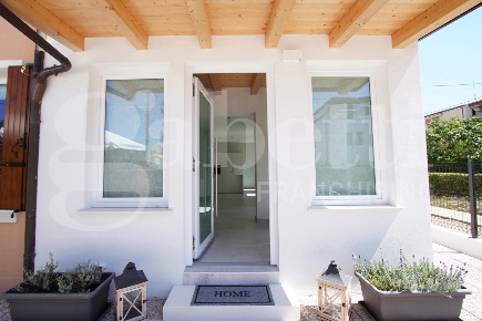 Foto Villa bifamiliare in Viale Giuseppe Garibaldi, Venezia Mestre