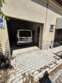 Foto Posti auto in Via Luigi Settembrini 9, Pescara di 25 m² con 1 locali