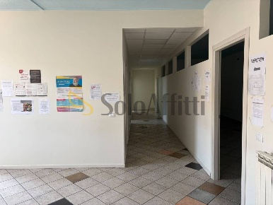 Foto Locale commerciale in Via Contardo Ferrini 42, Samarate Centro