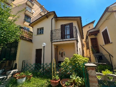 Foto Casa indipendente in via capo le case 1, Poggio Mirteto Centro
