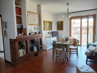 Foto Appartamento in Via Marina Vecchia 92, Massa Centro di 109 m²