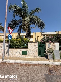 Foto Villa singola in Via Salvo d'Acquisto 31, Tuglie di 180 m² in vendita