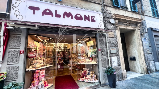 Foto Locale commerciale in Via Paolo Boselli, Savona Centro Storico
