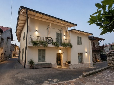 Foto Casa indipendente in Via Valletta, Caprino Bergamasco di 85 m²