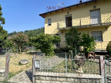 Foto Villa a schiera a Casola Valsenio di 183 m² con 4 locali in vendita