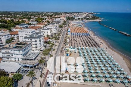 Foto Hotel a Gatteo di 1800 m² in vendita